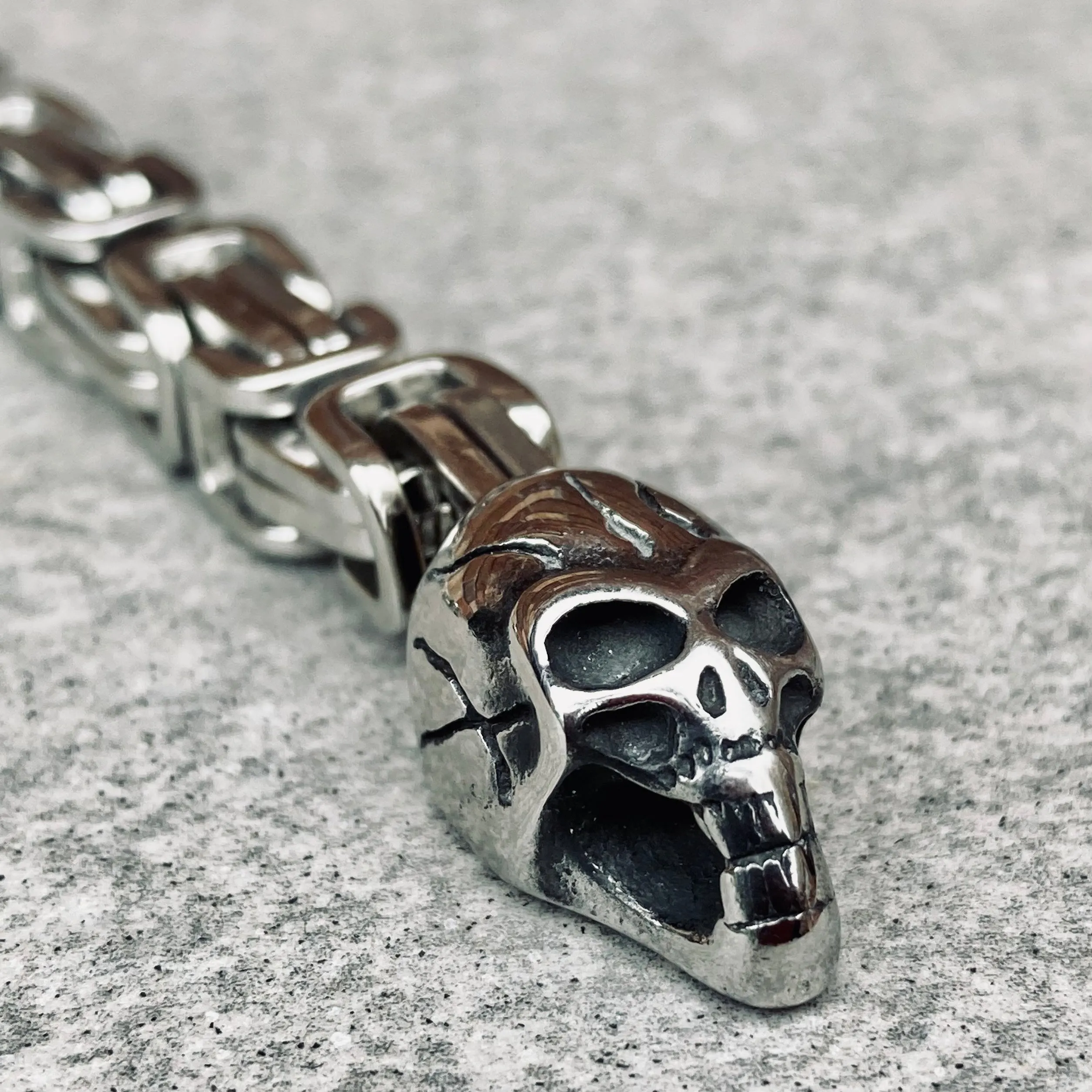 2 Skull - Silver - Deluxe - B94 CLEARANCE