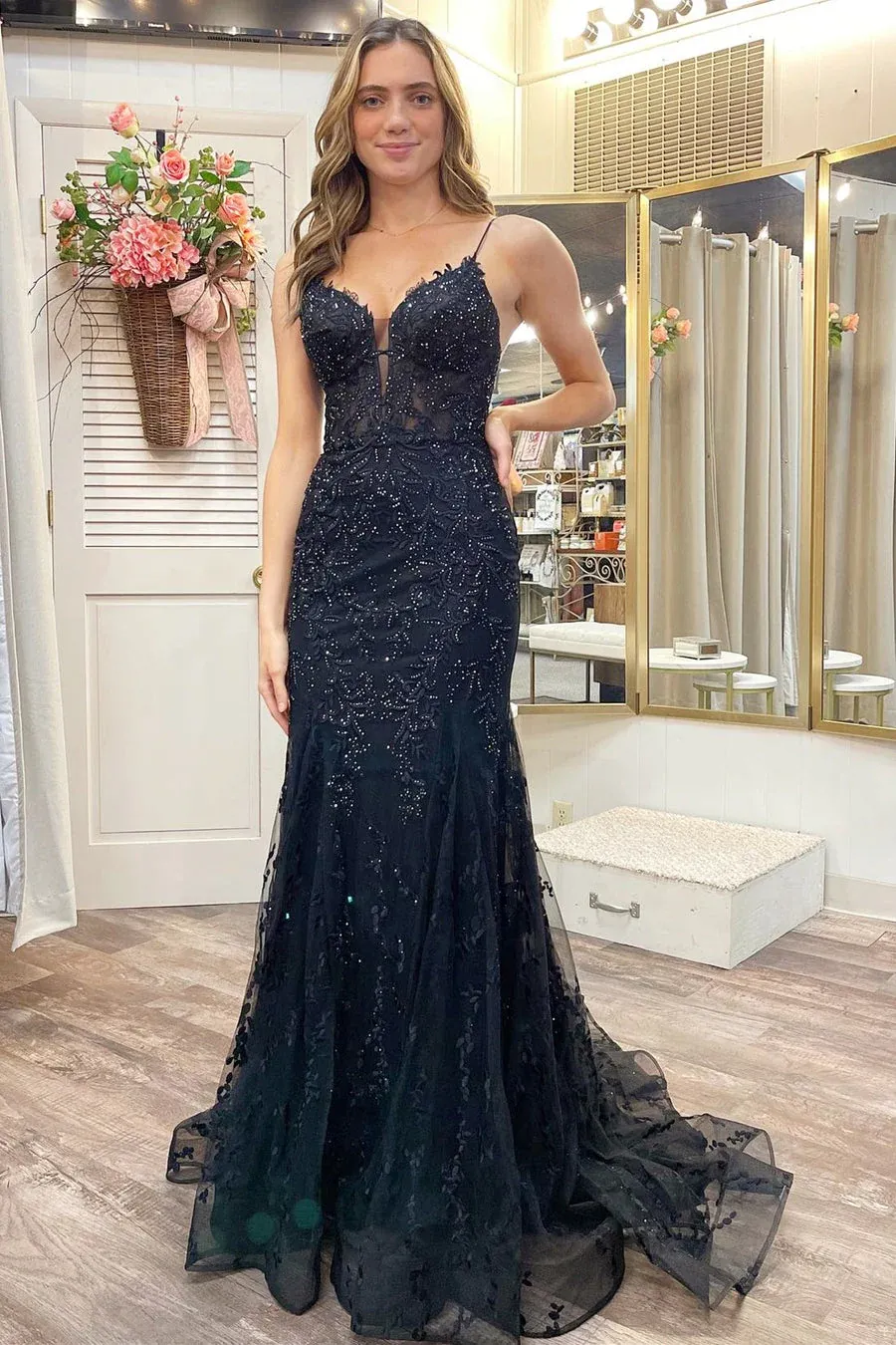 Black Appliques Plunge V Lace-Up Trumpet Prom Gown,BD93172