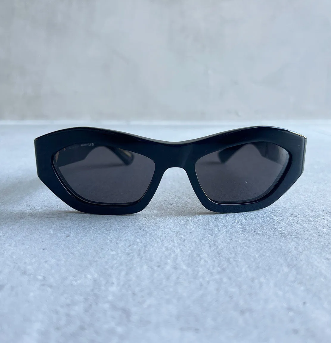 BV 1221 Sunglasses, Black (G)