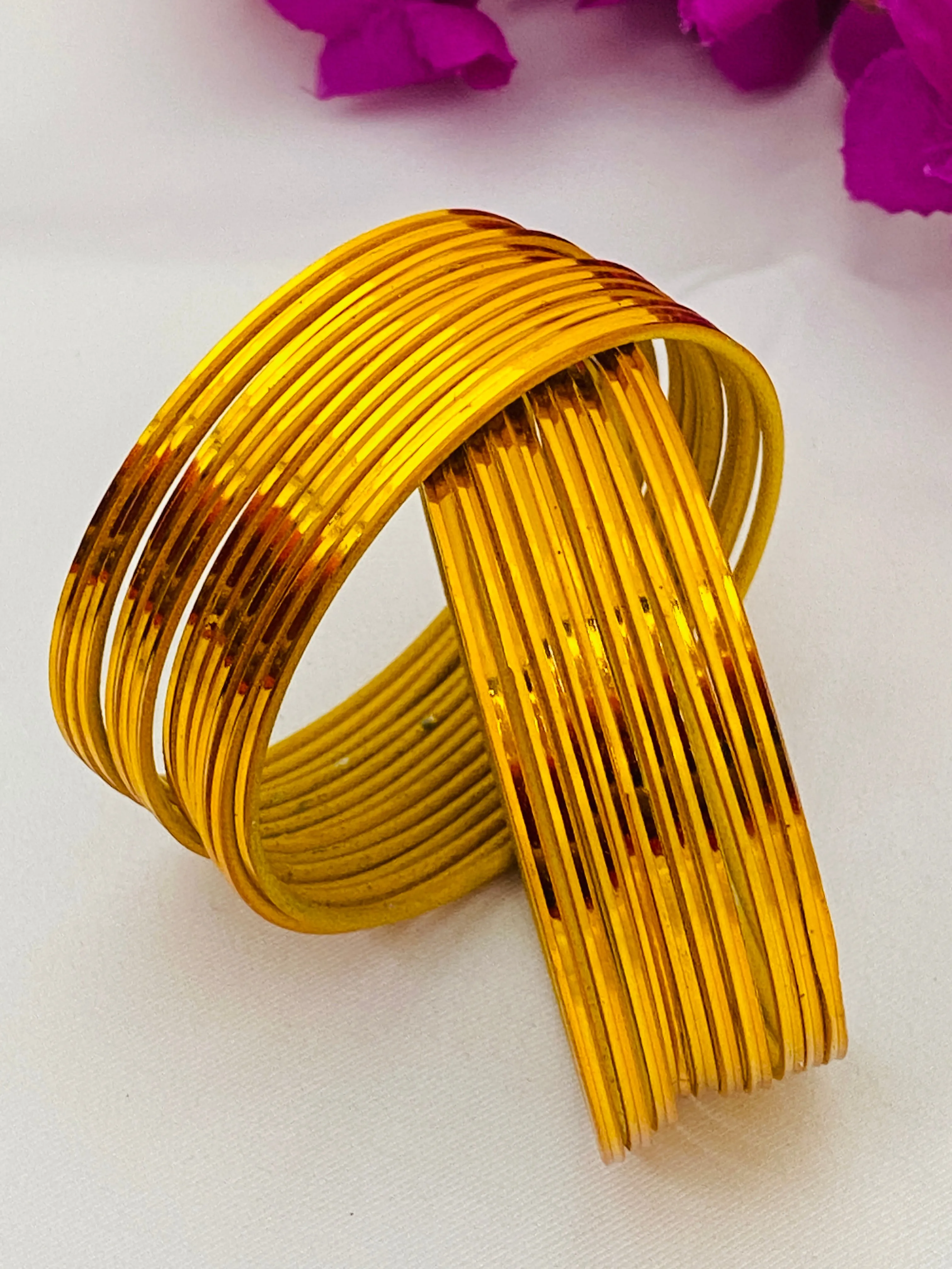 Fascinating Golden Color Trendy Plain Bangles For Wedding