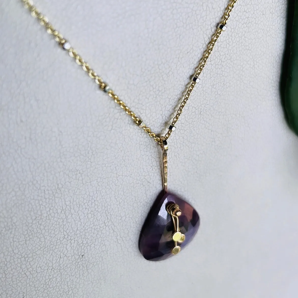 Pendulum dots teardrop plum sapphire necklace