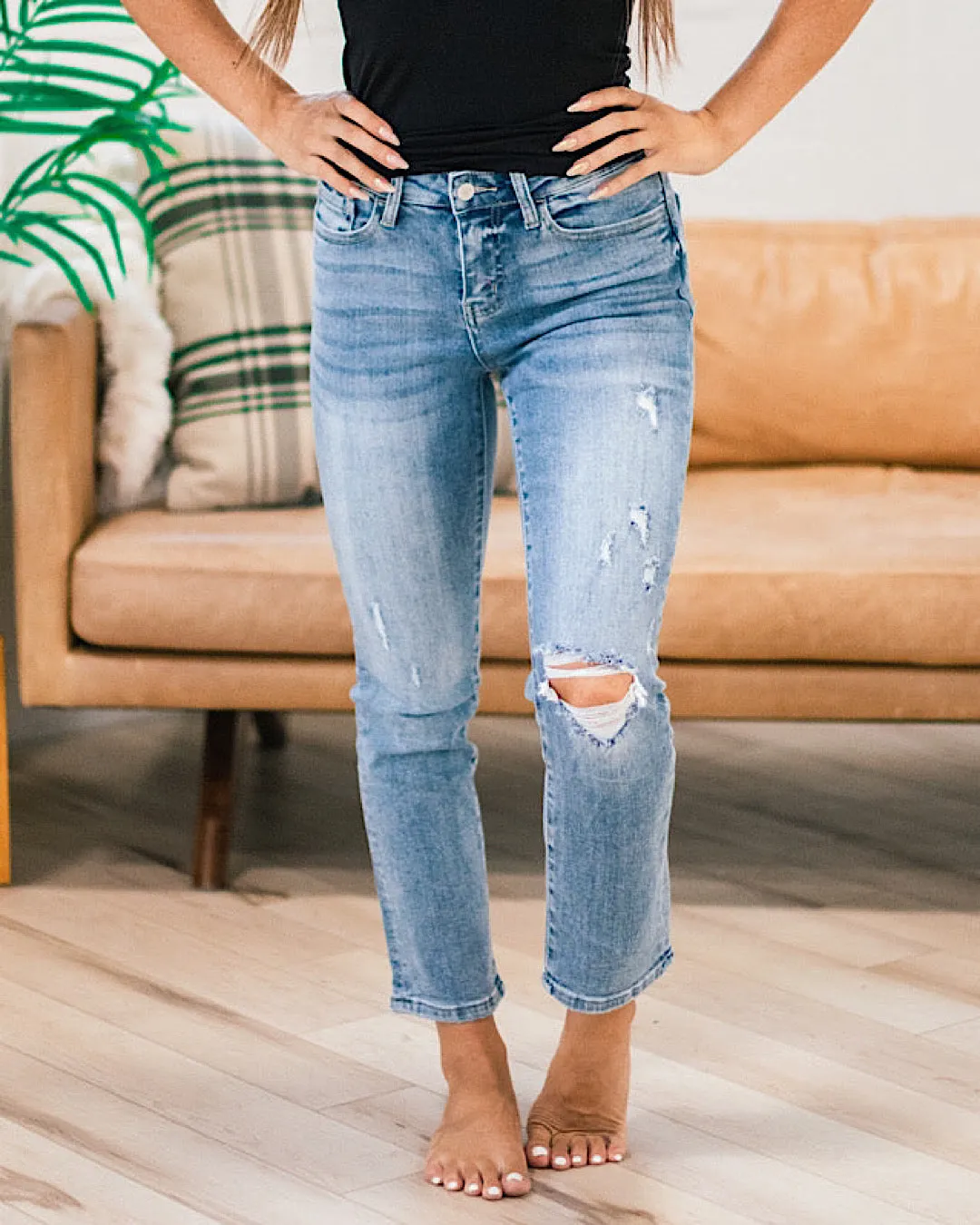 Vervet Ramsey Distressed Straight Jeans